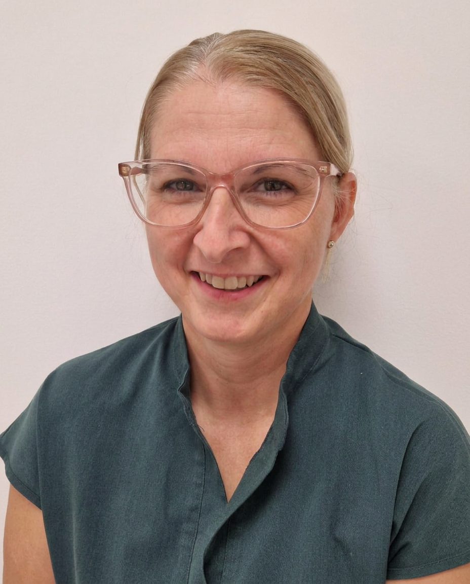 Alpár Bernadett vezető asszisztens és klinikai fogászati higiénikus portréja